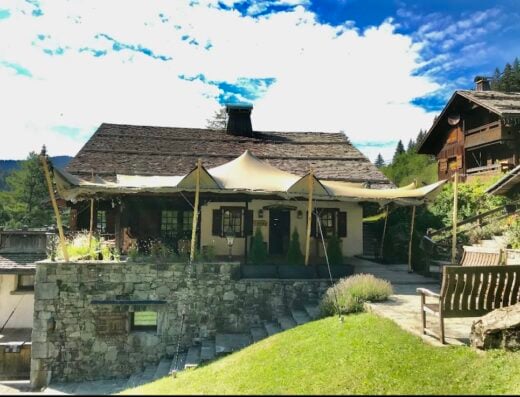 Hôtel les Chalets de la Serraz