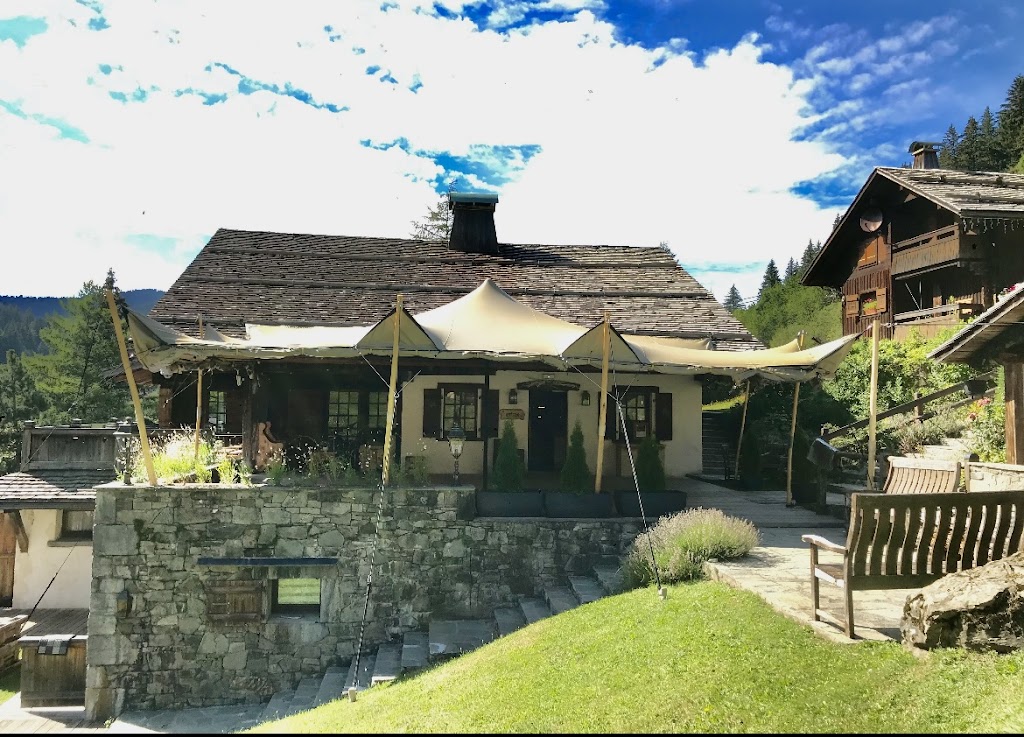 Hôtel les Chalets de la Serraz